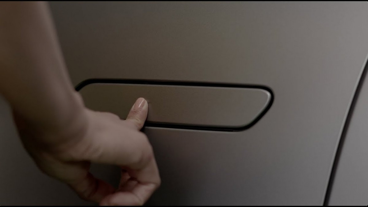 China Restricts Hidden Door Handle Cars